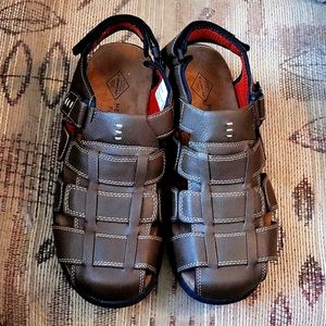 St. John Bay mens fisherman sandal size 10M, dark brown